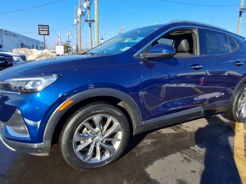 Used 2023 Buick Encore GX Essence w/ Experience Buick Package image 6