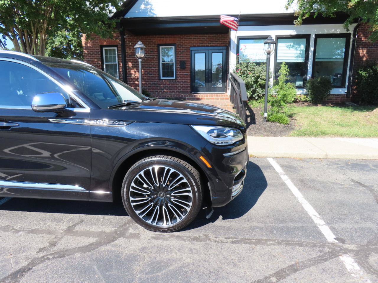 Used 2022 Lincoln Aviator Black Label w/ Dynamic Handling Package AWD/4WD image 10