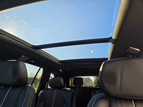 Certified 2026 Cadillac Vistiq Sport image 22