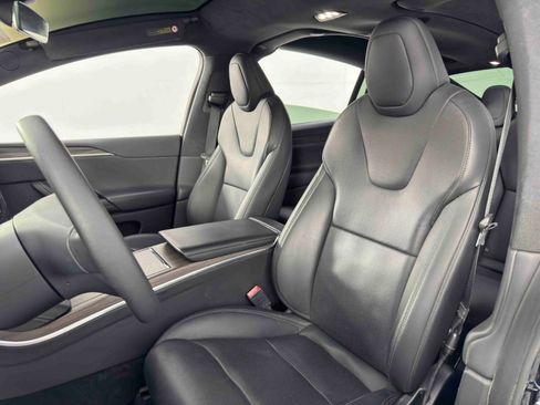 Used 2022 Tesla Model X image 40