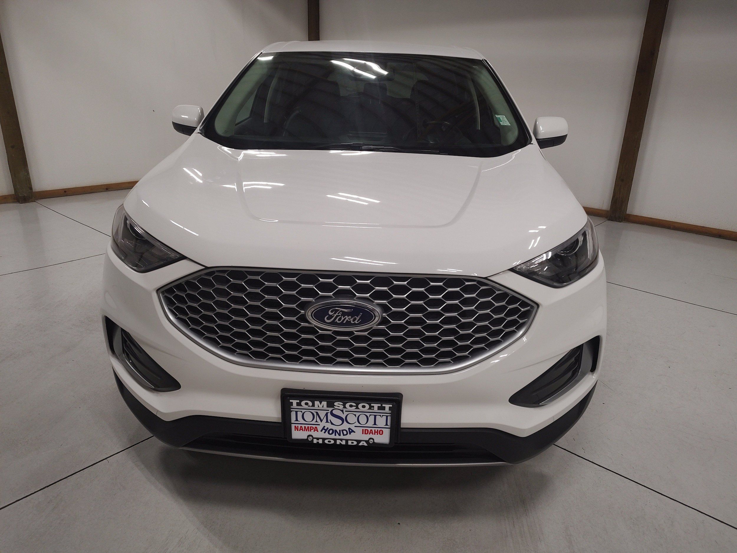 Used 2024 Ford Edge SEL AWD/4WD image 3