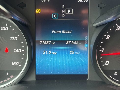 Used 2022 Mercedes-Benz GLC 300 4MATIC image 17