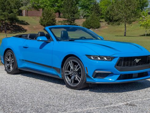 Used 2024 Ford Mustang Premium image 9