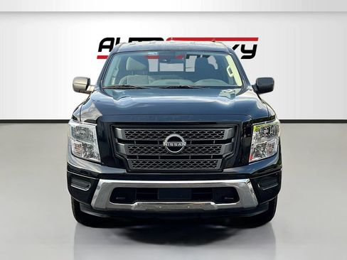 Used 2024 Nissan Titan SV AWD/4WD image 2
