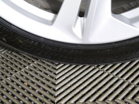 Used 2021 Chevrolet Camaro LT image 17