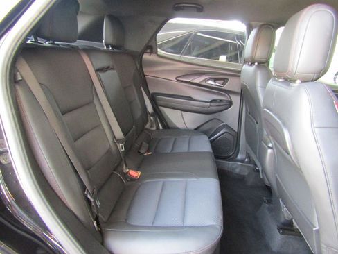Used 2022 Chevrolet TrailBlazer RS FWD image 12