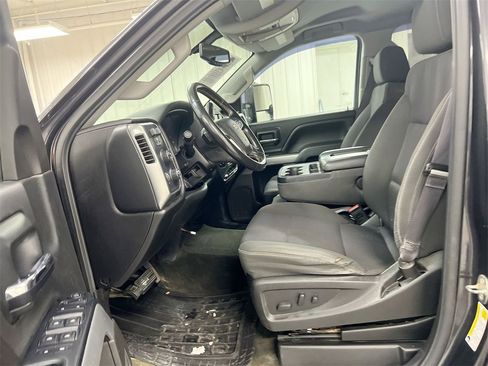 Used 2016 Chevrolet Silverado 2500 LT w/ LT Convenience Package image 18