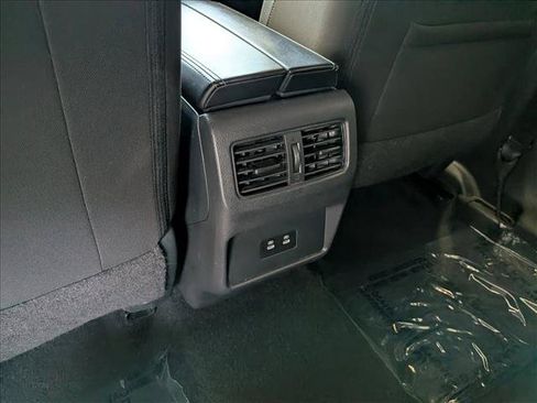 Used 2025 Nissan Rogue SV FWD image 23