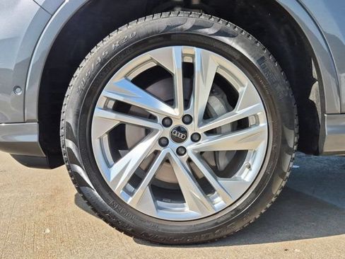 Certified 2024 Audi Q7 2.0T Premium w/ Convenience Package AWD/4WD image 23