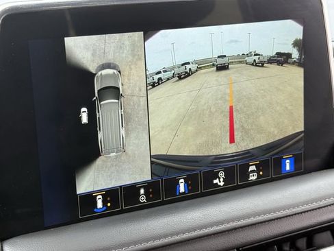 Used 2023 Chevrolet Tahoe Z71 w/ Luxury Package image 19