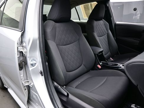 Used 2022 Toyota Corolla LE FWD image 13