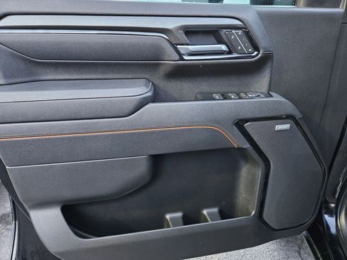 Used 2025 GMC Sierra 2500 AT4 image 16