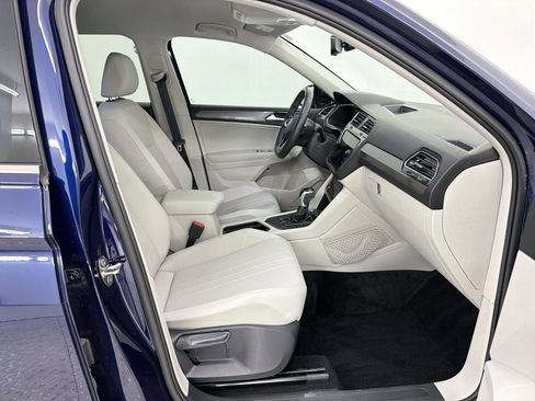 Used 2023 Volkswagen Tiguan SE image 25