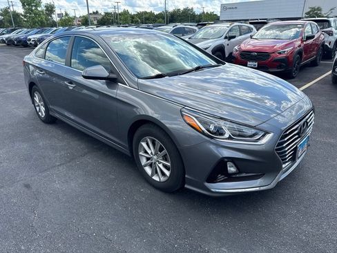 Used 2019 Hyundai Sonata SE FWD image 2