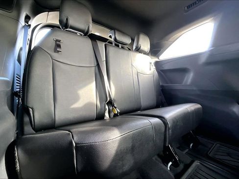 Used 2024 Toyota Sienna Platinum image 37