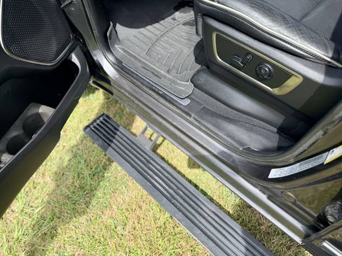 Used 2019 RAM 1500 Limited AWD/4WD image 12