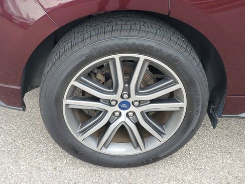 Used 2019 Ford Edge Titanium w/ Equipment Group 301A image 11