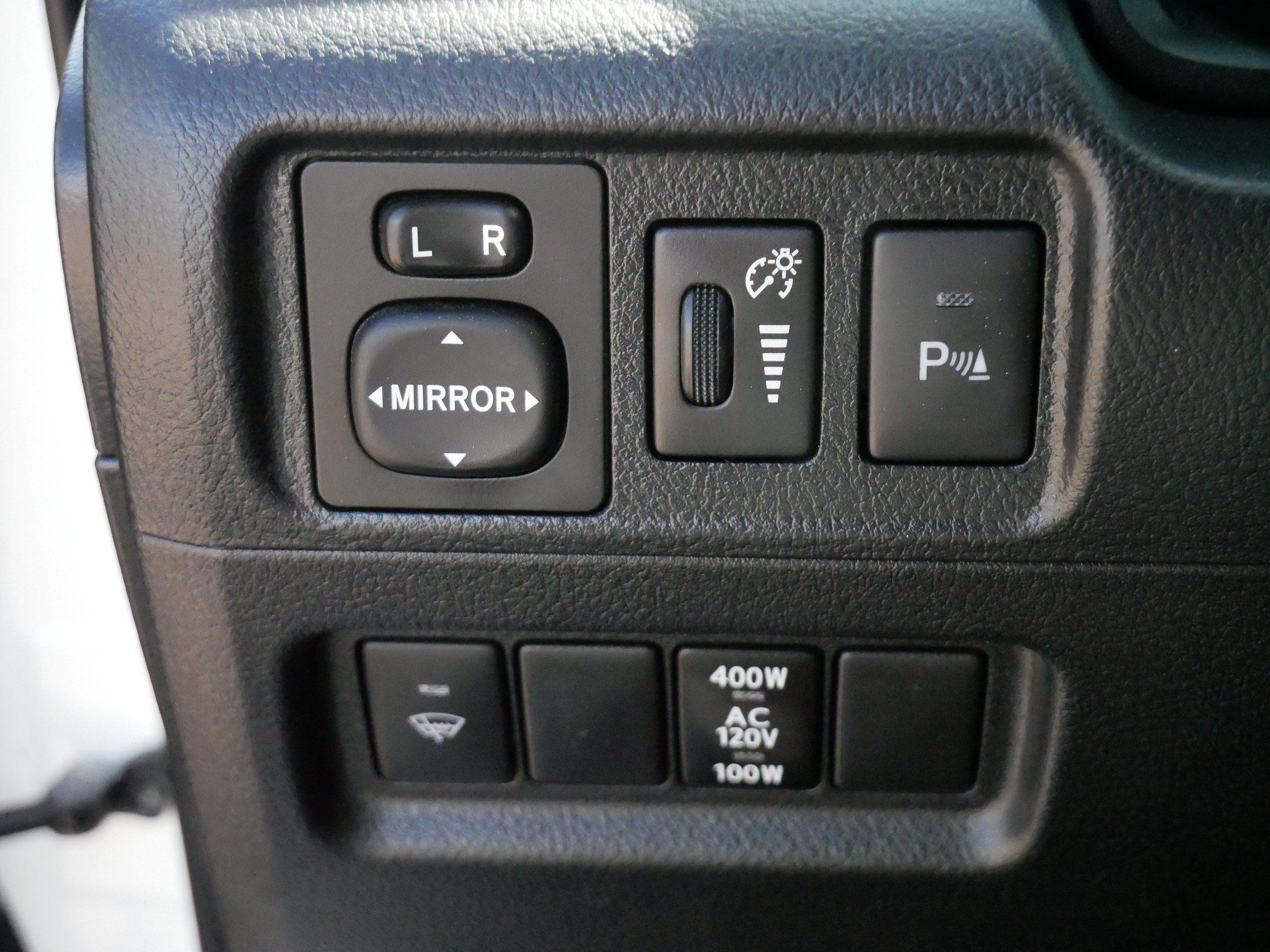 Used 2018 Toyota 4Runner Limited AWD/4WD image 23