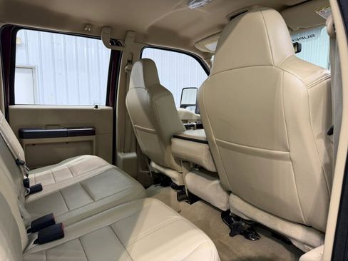 Used 2010 Ford F250 Lariat image 17
