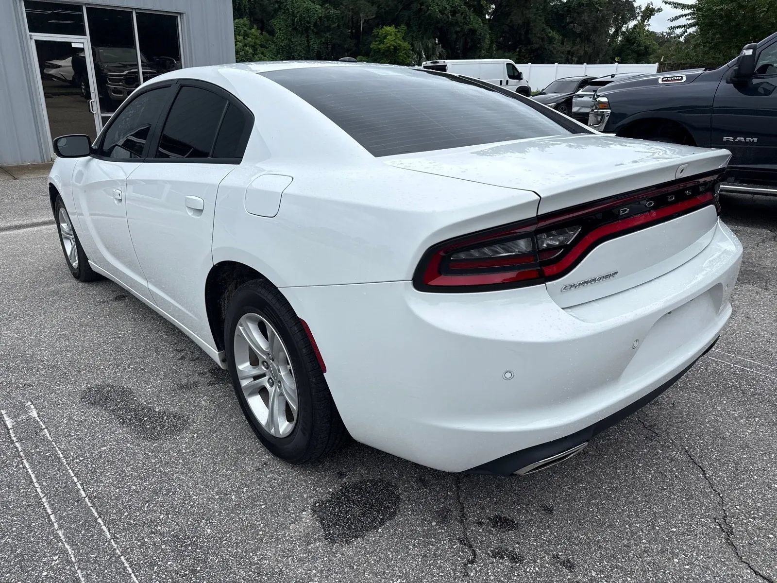 Used 2022 Dodge Charger SXT RWD image 11