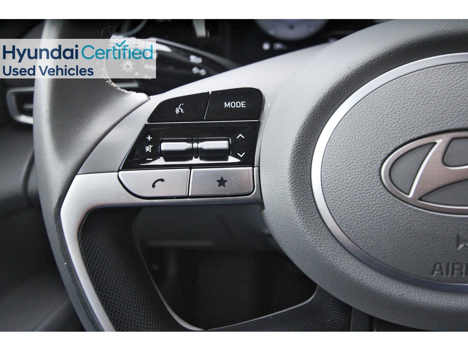 Certified 2025 Hyundai Elantra SEL FWD image 17