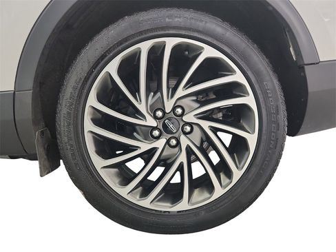 Used 2020 Lincoln Nautilus Reserve image 41