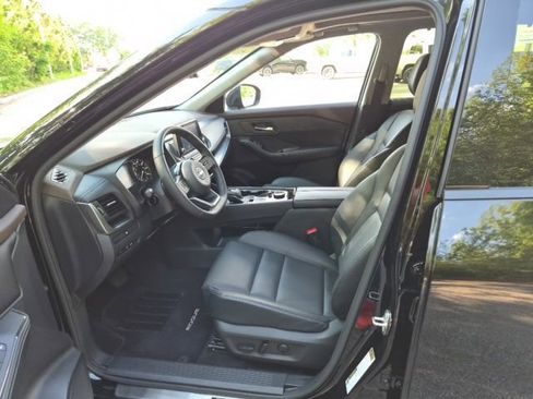 Used 2023 Nissan Rogue SV w/ SV Premium B Package AWD/4WD image 17
