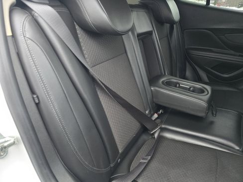 Used 2021 Buick Encore Preferred image 19