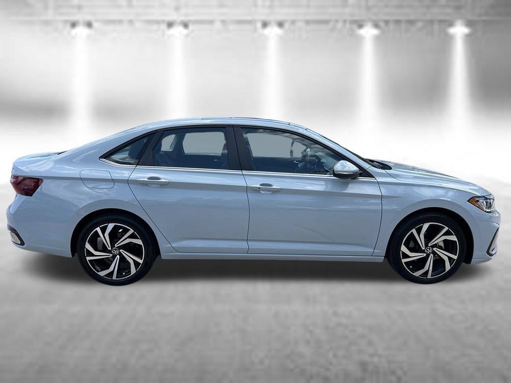 Certified 2025 Volkswagen Jetta SEL FWD image 13