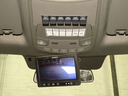 Used 2018 Ford F550 2WD Crew Cab Super Duty image 18