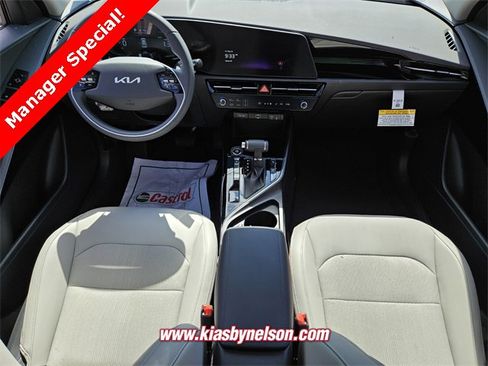 New 2025 Kia Niro EX image 8
