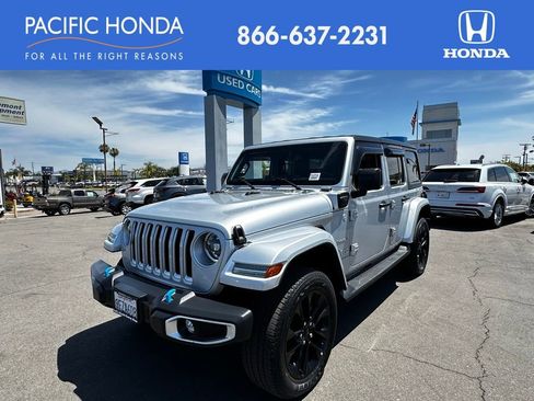 Used 2023 Jeep Wrangler Unlimited Sahara w/ Cold Weather Group AWD/4WD image 1