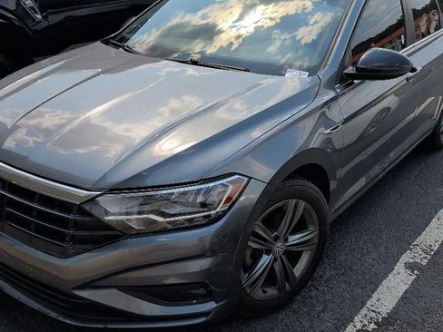 Used 2020 Volkswagen Jetta R-Line w/ R-Line Cold Weather Package FWD image 3