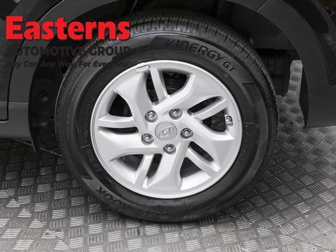 Used 2025 Hyundai Venue SE image 8