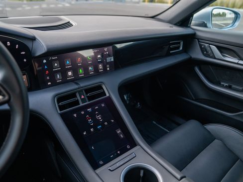 Certified 2025 Porsche Taycan AWD/4WD image 16