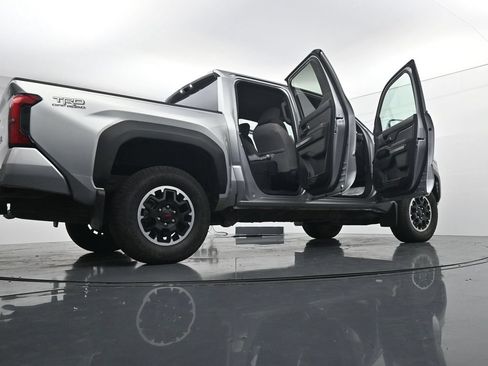 Used 2025 Toyota Tacoma TRD Off-Road AWD/4WD image 48