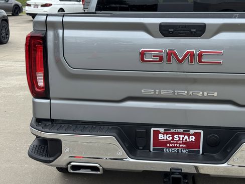 Used 2025 GMC Sierra 1500 SLT w/ SLT Premium Plus Package AWD/4WD image 11