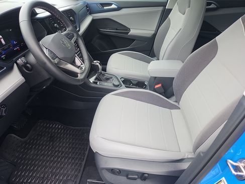Certified 2024 Volkswagen Taos SE AWD/4WD image 30
