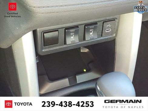 Certified 2024 Toyota Corolla Cross XSE image 31