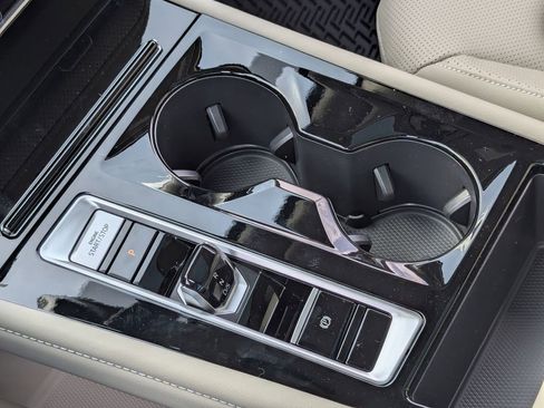 New 2026 Volkswagen Atlas SE image 16