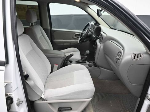 Used 2008 Chevrolet TrailBlazer 4WD image 23