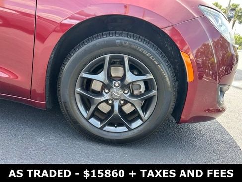 Used 2019 Chrysler Pacifica Touring-L Plus w/ S Appearance Package FWD image 8