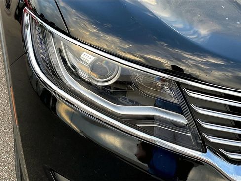 Used 2016 Lincoln MKX Reserve w/ Climate Package image 28