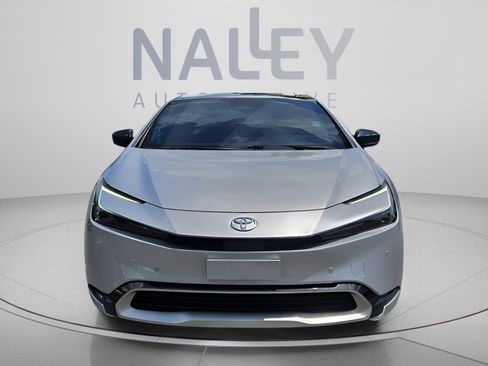 Used 2023 Toyota Prius Prime Premium FWD image 8