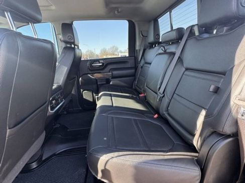 Used 2023 GMC Sierra 2500 Denali w/ Denali Black Diamond Edition image 13
