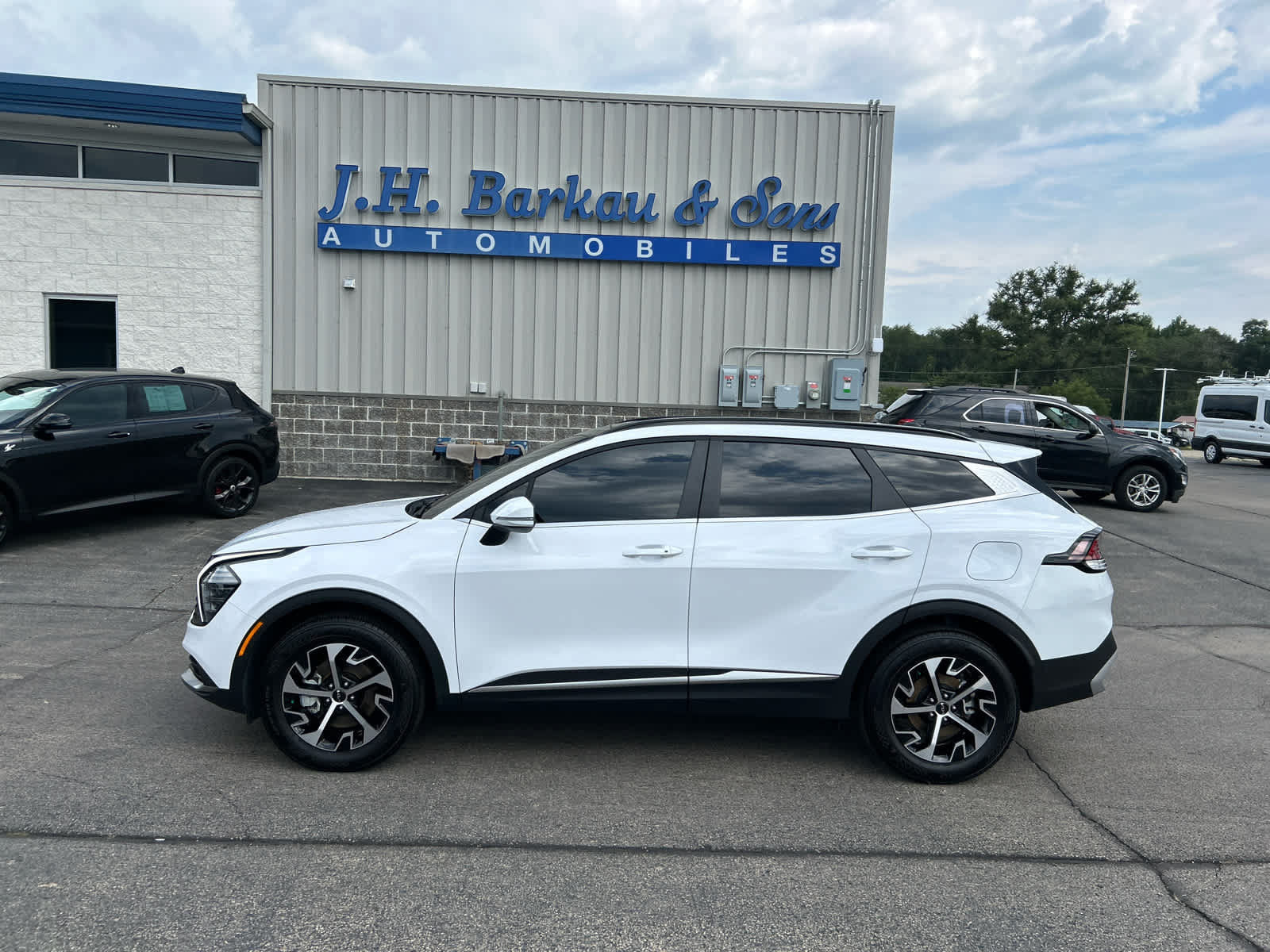 Used 2025 Kia Sportage EX w/ Premium Package AWD/4WD image 7