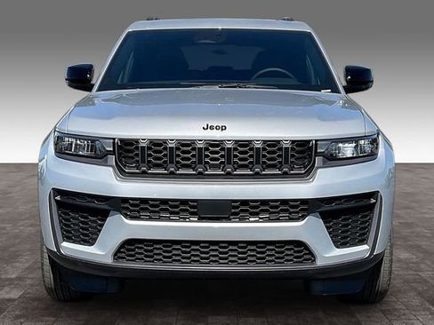 New 2026 Jeep Grand Cherokee Altitude AWD/4WD image 14