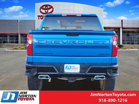 Used 2024 Chevrolet Silverado 1500 Custom Trail Boss w/ LPO, Dark Essentials Package image 7