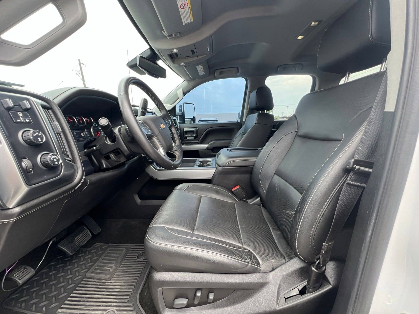 Used 2018 Chevrolet Silverado 2500 LTZ w/ Vortec Plus Package AWD/4WD image 9