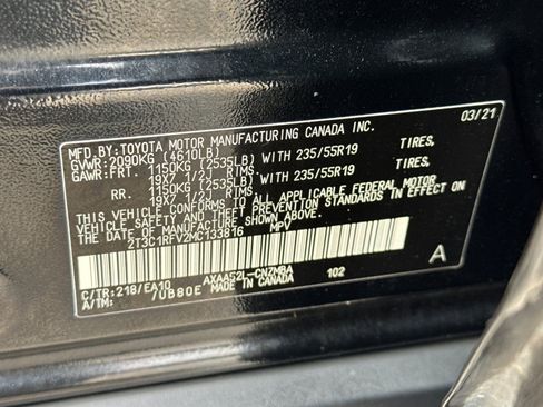 Used 2021 Toyota RAV4 XLE Premium image 28